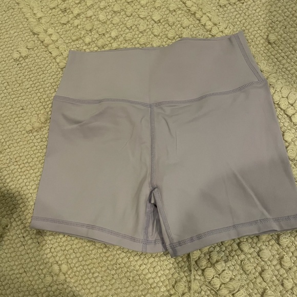 Til you collapse scrunch back shorts - Picture 2 of 3